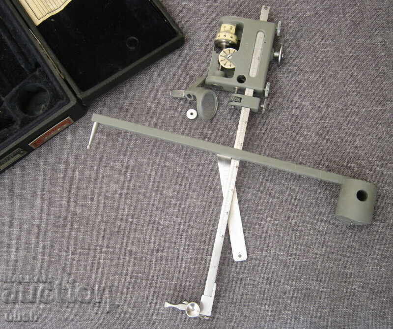 Стар полар планметър измервателен уред Reiss кутия с цена 60.00 лв. | € 30.68