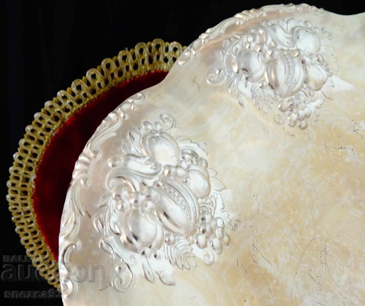 Auction Silver-plated fruit bowl 30 cm, embossed fruits Auction Silver-plated fruit bowl 30 cm, embossed fruits