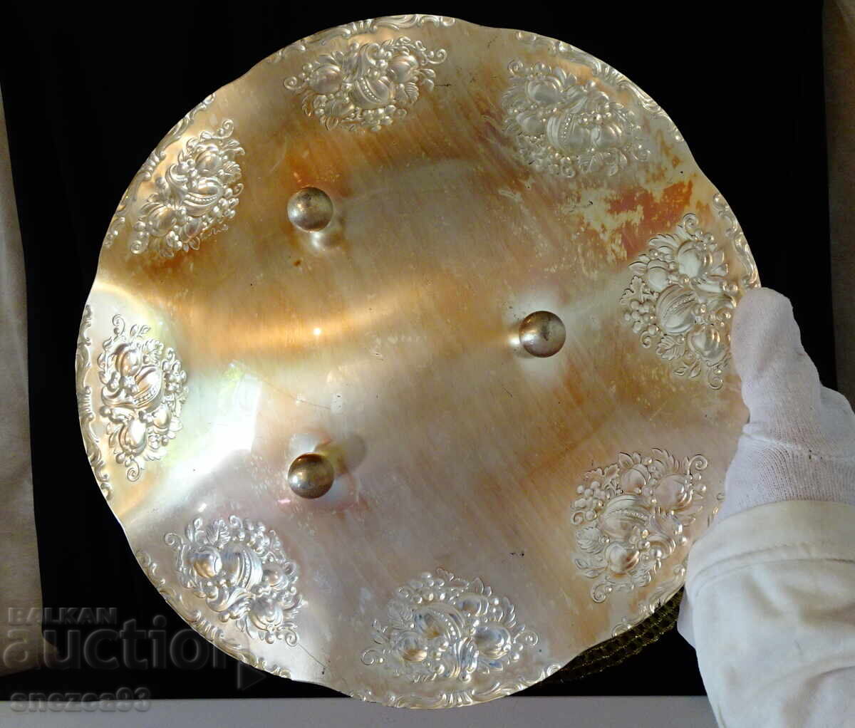 Delivery of Silver-plated fruit bowl 30 cm, embossed fruits Delivery of Silver-plated fruit bowl 30 cm, embossed fruits