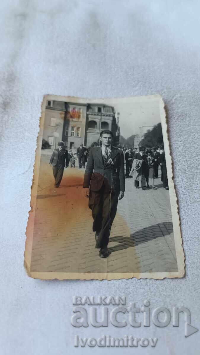 Fotografie Sofia Un tânăr la plimbare