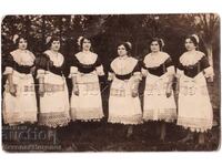 1929 СТАРА СНИМКА ИХТИМАН ЖЕНИ В НАРОДНА НОСИЯ Е384