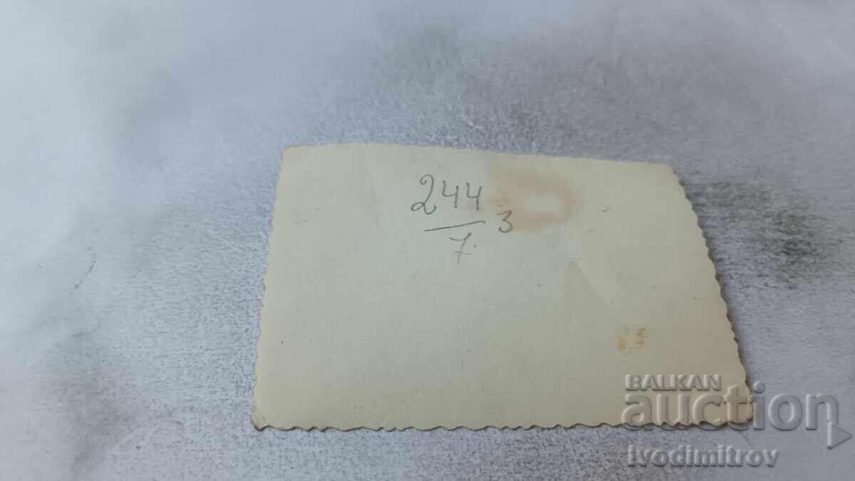 Φωτογραφία Σοφία Τρεις άντρες σε μια βόλτα με τιμή 1.85 BGN | € 0.95 Φωτογραφία Σοφία Τρεις άντρες σε μια βόλτα με τιμή 1.85 BGN | € 0.95