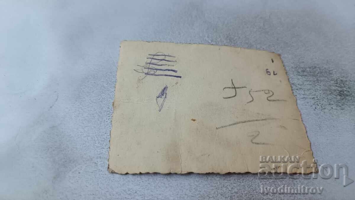 Fotografie Sofia Ofițeri tineri și domnișoare în piață cu preț 2.45 BGN | € 1.25