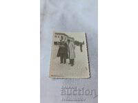 Φωτογραφία Δύο ανδρών στον δρόμο