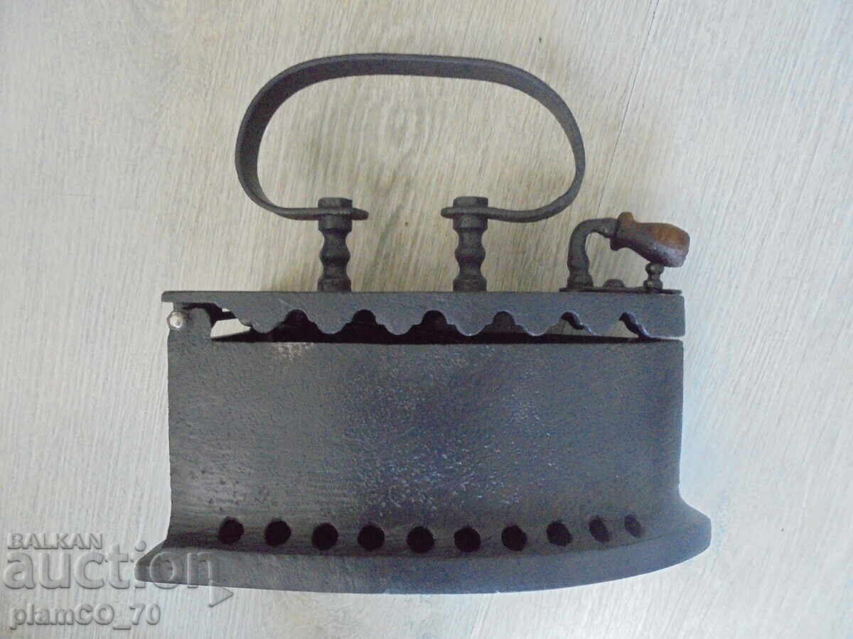 №8240 Old antique coal iron - romance from the past - 6