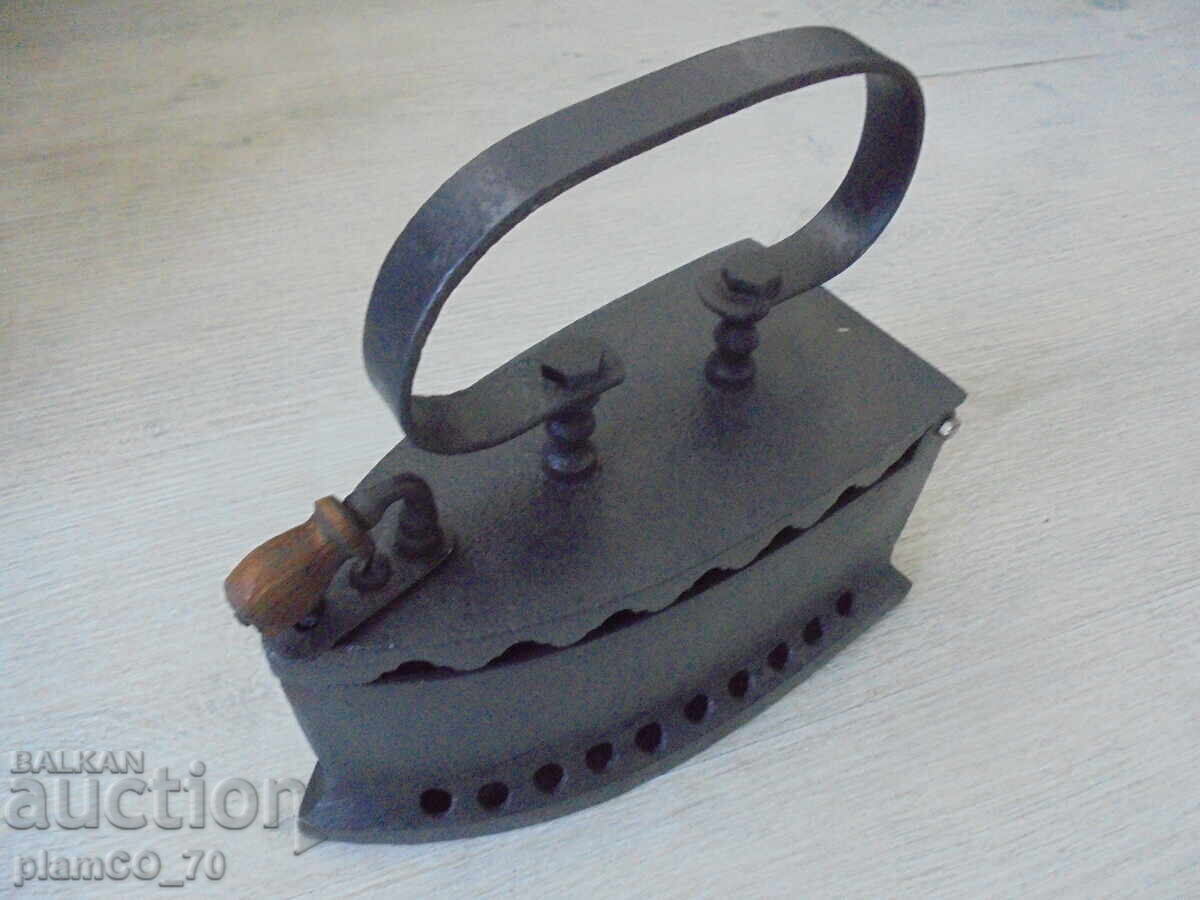 №8240 Old antique coal iron - romance from the past - 7
