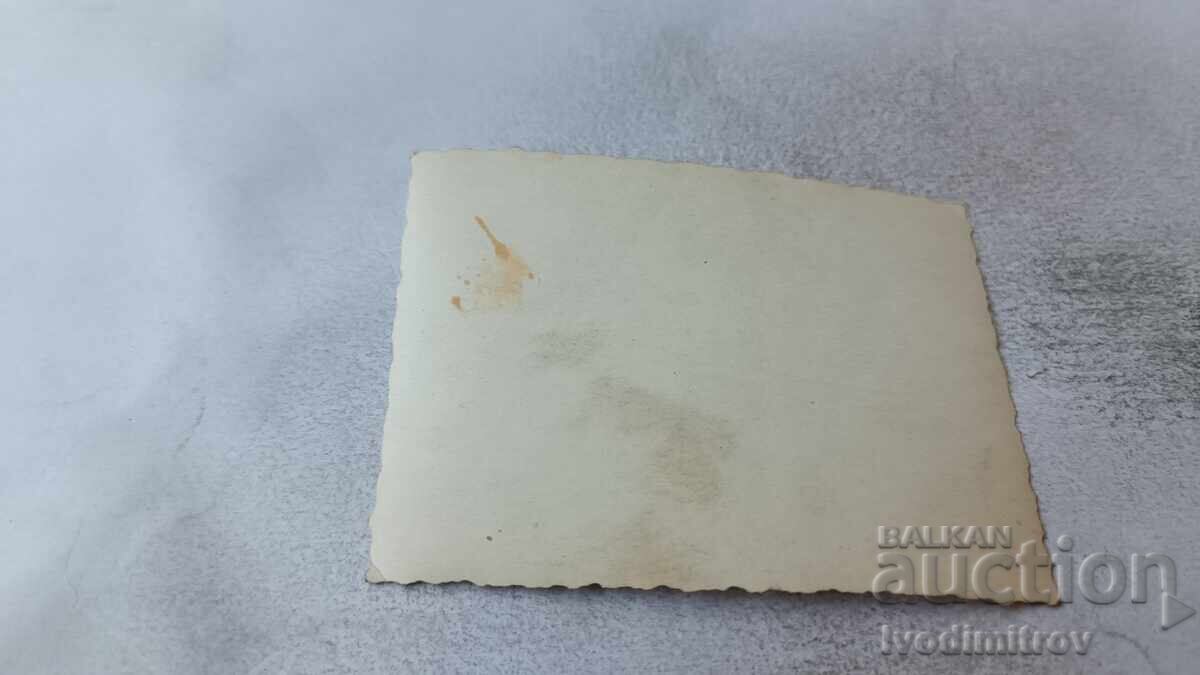 Φωτογραφία Άνδρες και γυναίκες στην παραλία με τιμή 1.65 BGN | € 0.84 Φωτογραφία Άνδρες και γυναίκες στην παραλία με τιμή 1.65 BGN | € 0.84