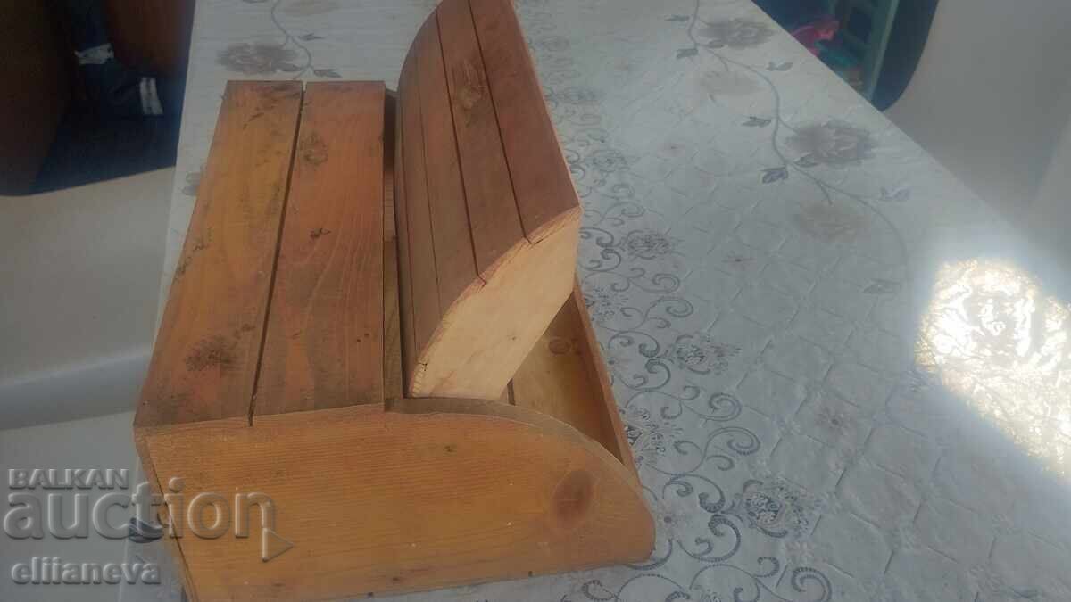 Δημοπρασία Ξύλινο κουτί για ψωμί