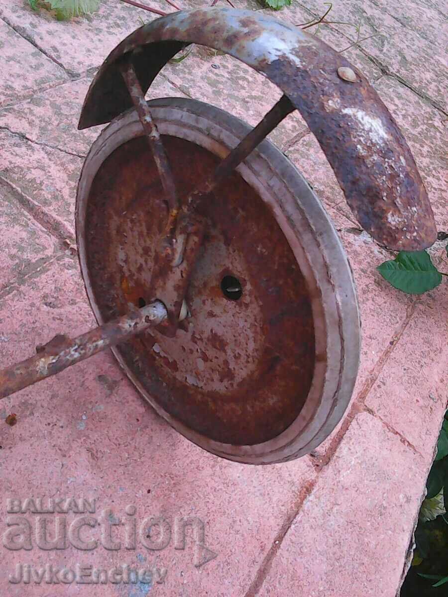 Old wheels from a baby stroller with price 15.00 BGN | € 7.67 Old wheels from a baby stroller with price 15.00 BGN | € 7.67