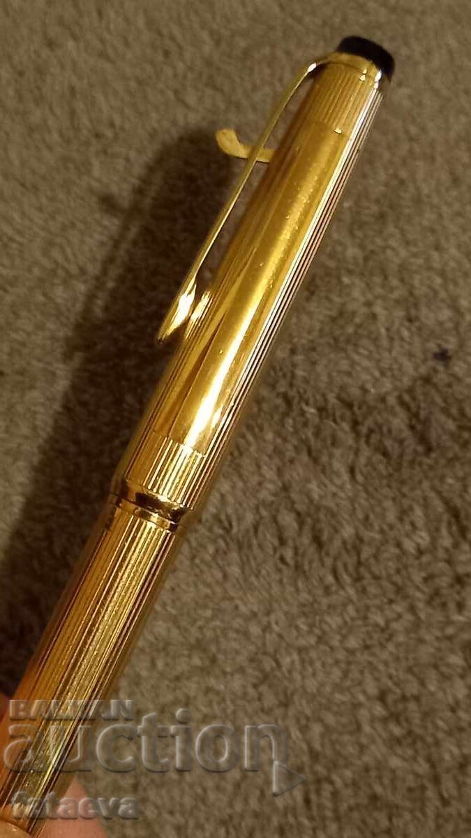 Golden Montblanc, fountain pen. Read the description with price 2200.00 BGN | € 1124.84