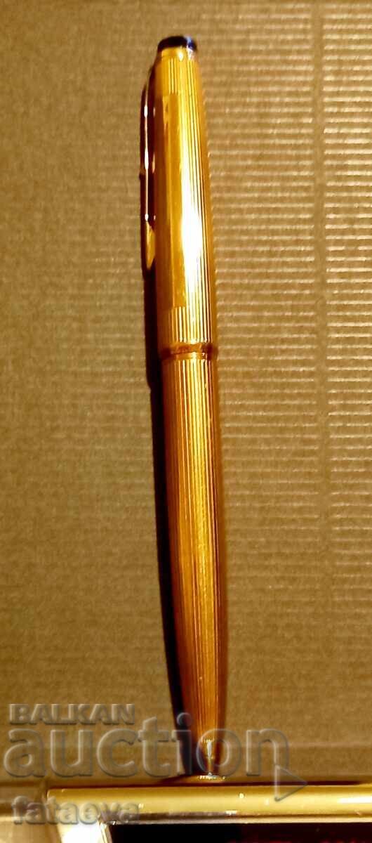 Delivery of Golden Montblanc, fountain pen. Read the description