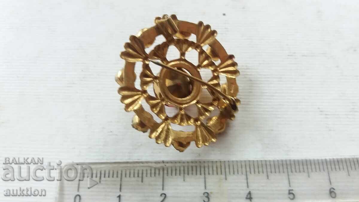 Доставка на СТАРА БРОШКА С КАМЪНИ