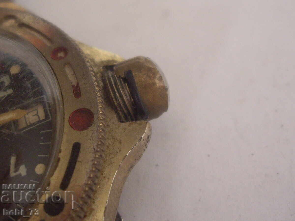 Delivery of Old Russian Commander Watch