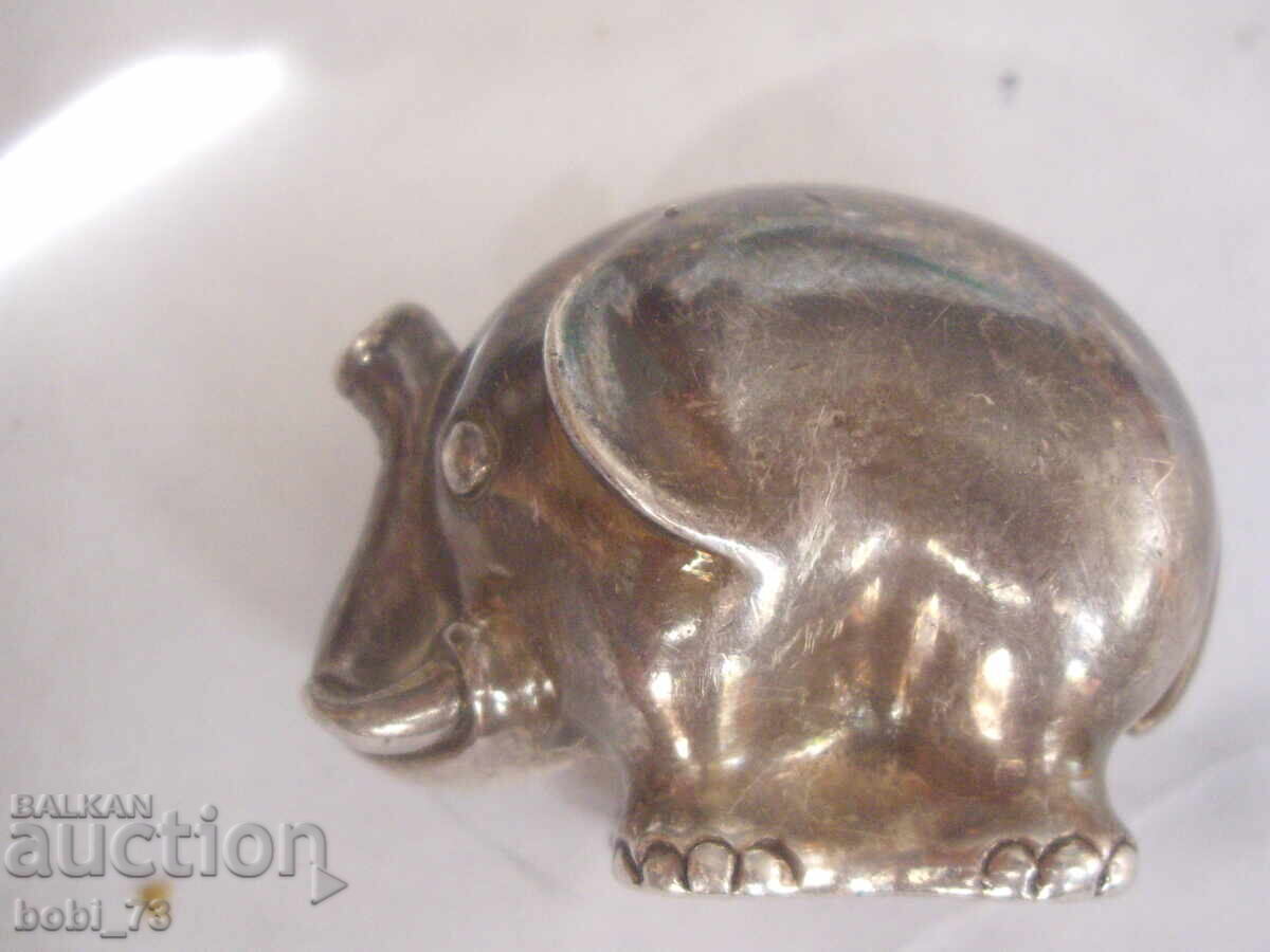 Ασημένιο ελεφαντάκι