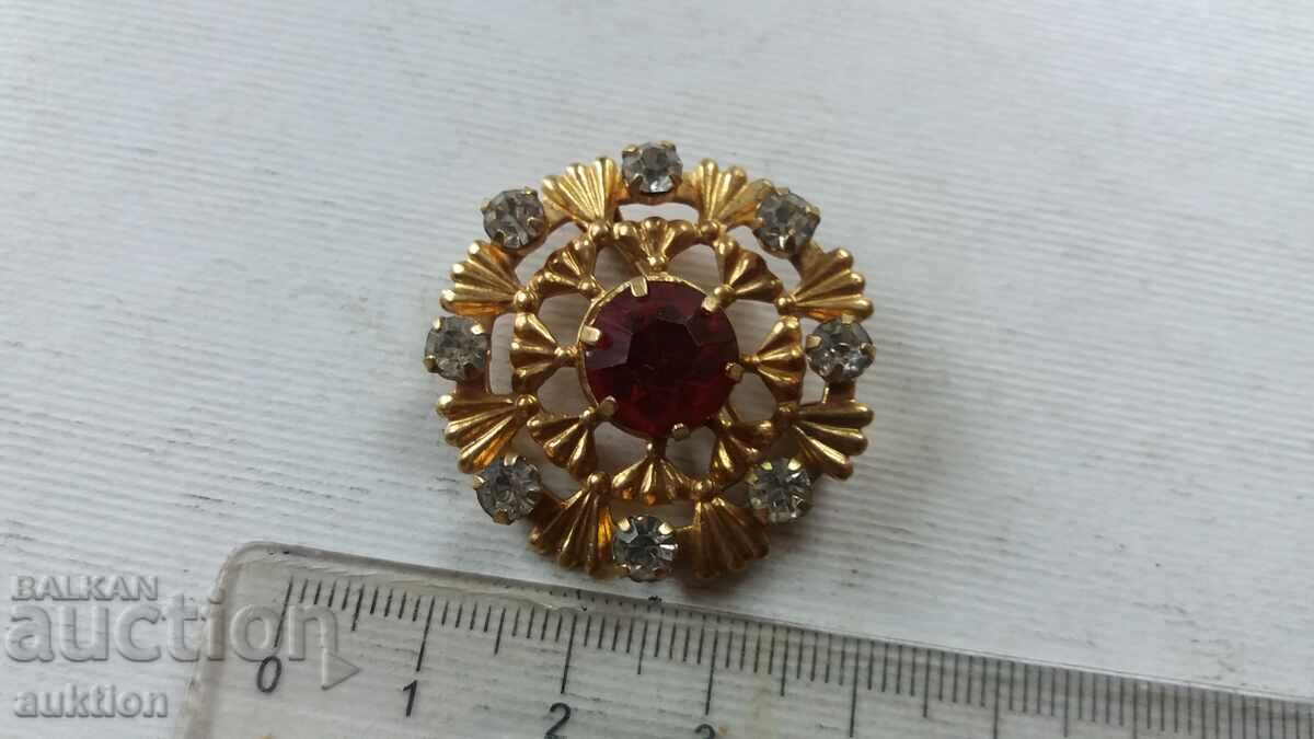 Delivery of OLD BRONZE BROOCH WITH STONES