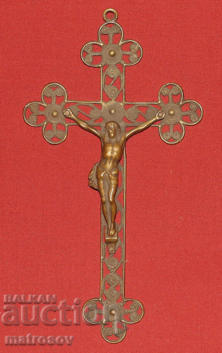 Cruce veche din alamă, răstignire