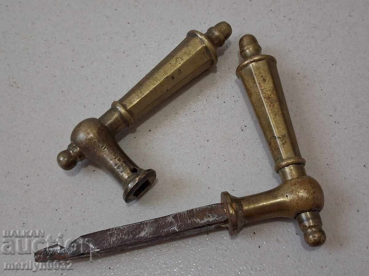 Стара брава  бронзов обков ръкохватки Царство България - 7