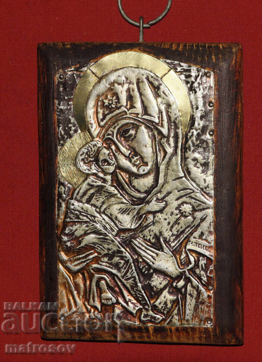 Icoană metalică lucrată manual, Maica Domnului cu Pruncul cu preț 140.00 BGN | € 71.58 Icoană metalică lucrată manual, Maica Domnului cu Pruncul cu preț 140.00 BGN | € 71.58