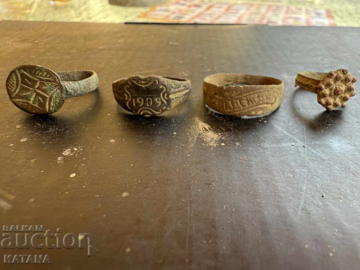 Old Revival Ring, 4 pieces
