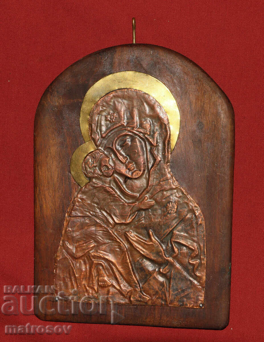 Handmade copper icon of the Virgin Mary with the Child with price 140.00 BGN | € 71.58