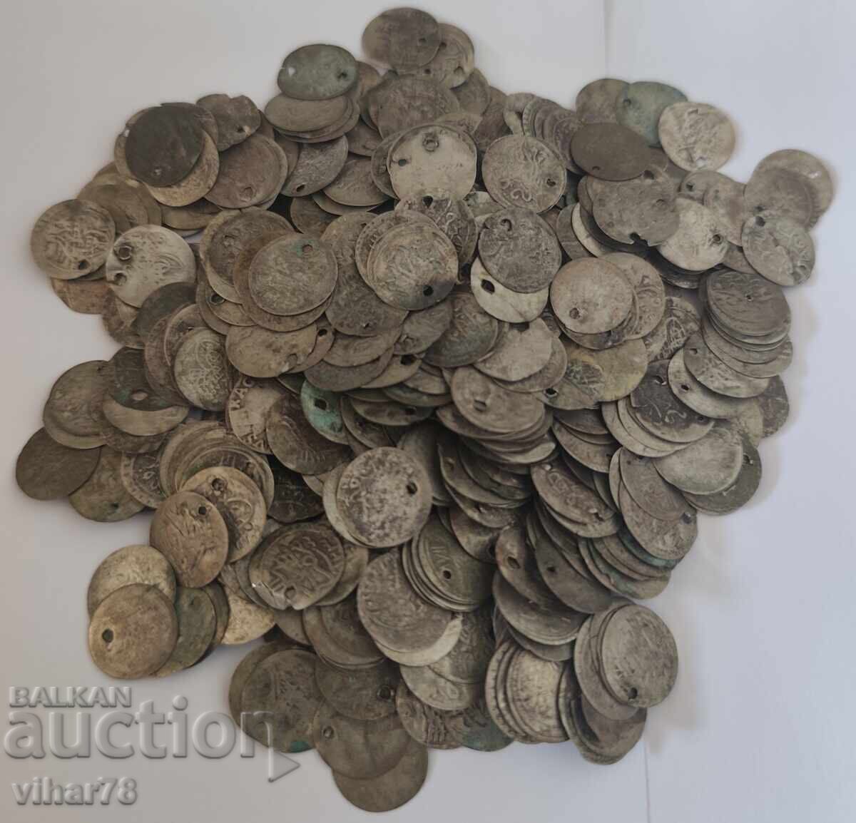 Livrarea LOT DE 540 buc. Akçe pentru costum popular