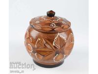 Cutie din lemn cu capac, sculptată în lemn