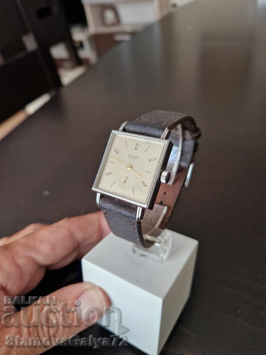 Доставка на Рядък немски ръчен часовник Nomos- Glashutte