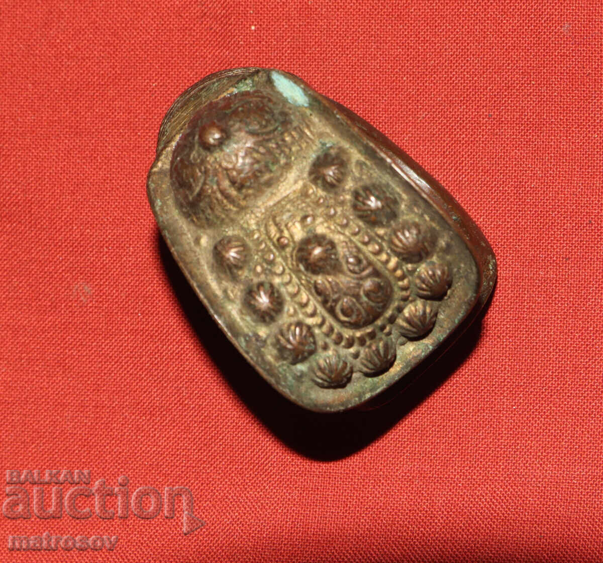 Brățară veche tradițională din bronz, bijuterie, cataramă cu preț 200.00 BGN | € 102.26