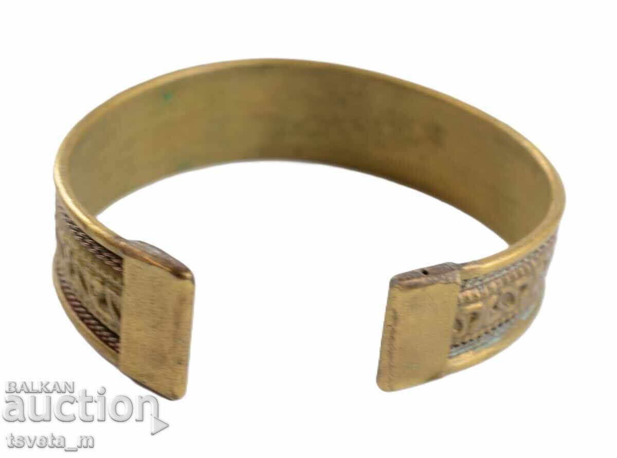 Αρχαίο μπρούτζινο βραχιόλι με τιμή 5.00 BGN | € 2.56
