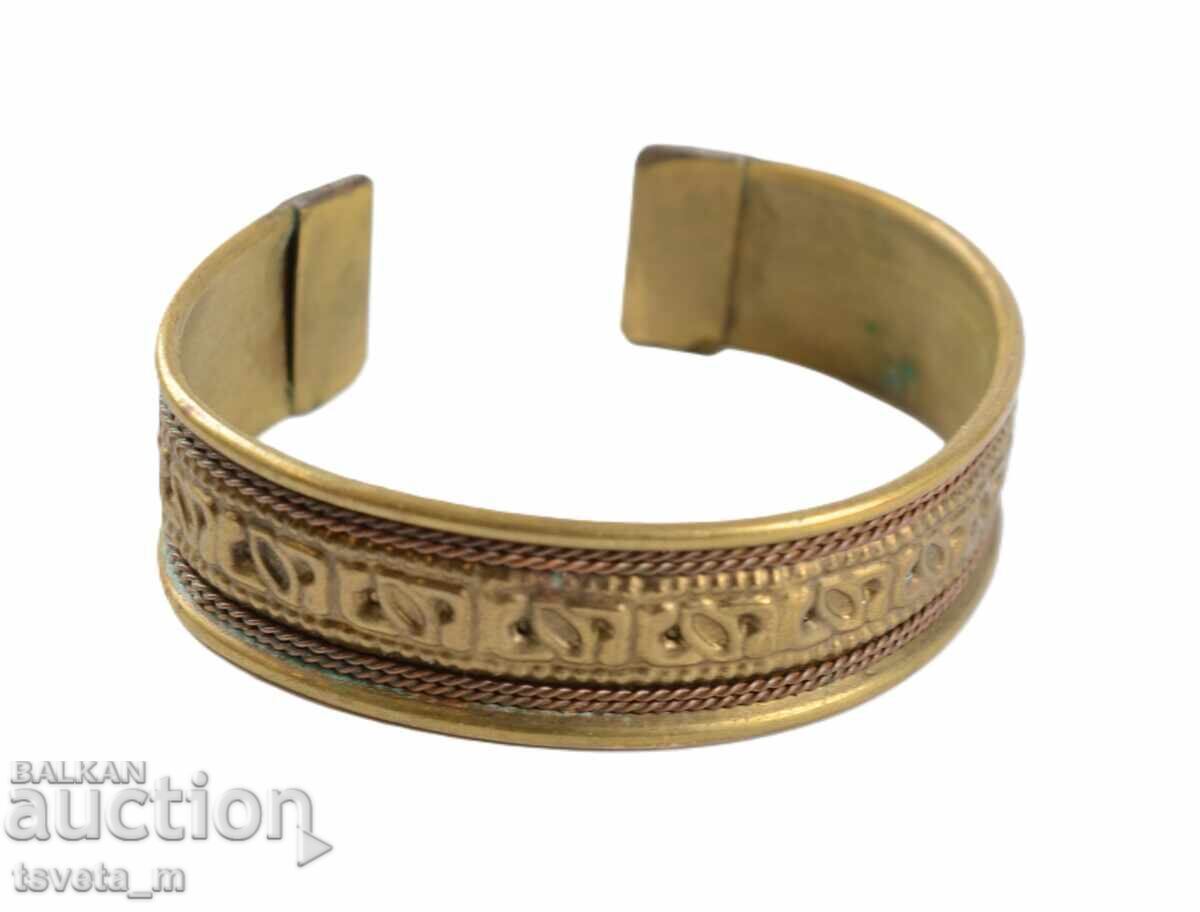Αρχαίο μπρούτζινο βραχιόλι