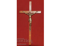 Cruce din lemn, răstignire cu detalii din alamă