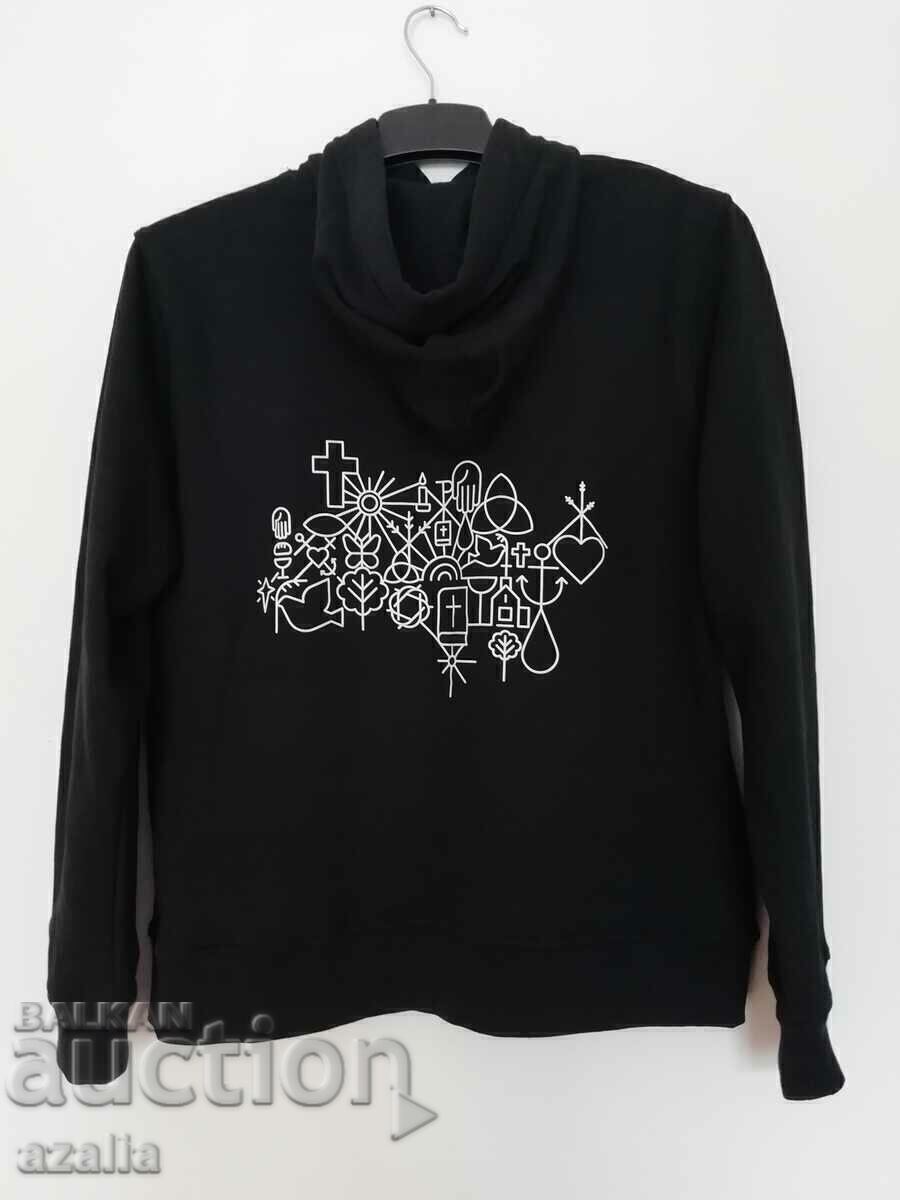 New hooded sweatshirt size L/40 with price 18.00 BGN | € 9.20 New hooded sweatshirt size L/40 with price 18.00 BGN | € 9.20