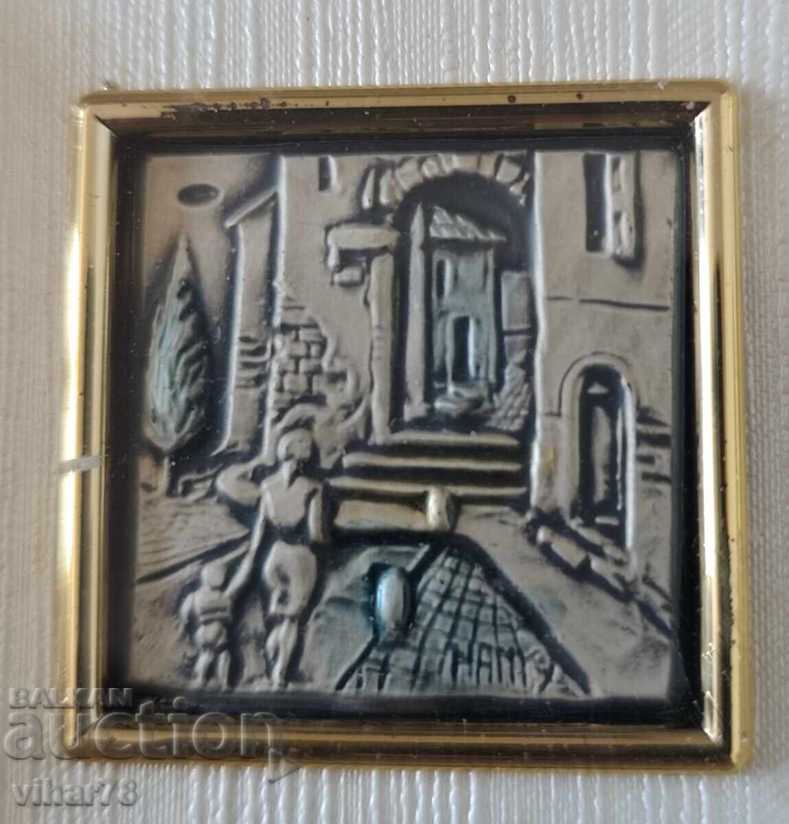 Delivery of Small picture with a silver plaque
