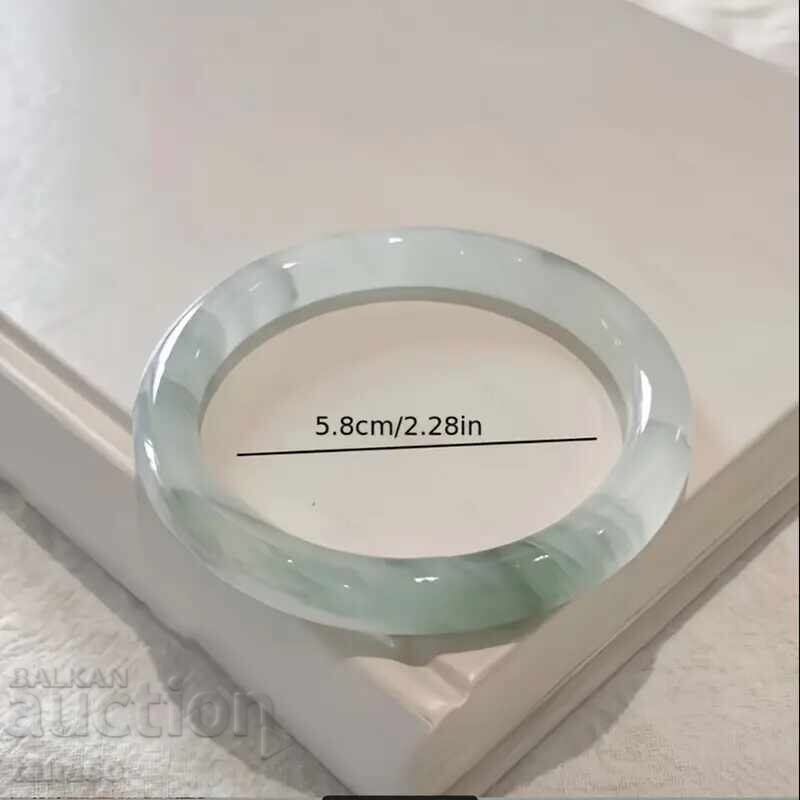 Дамска гривна от млечно бял опал с цена 60.00 лв. | € 30.68 Дамска гривна от млечно бял опал с цена 60.00 лв. | € 30.68