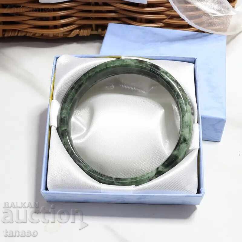 Elegant bracelet made of natural jade with price € 30.00 | 58.68 BGN