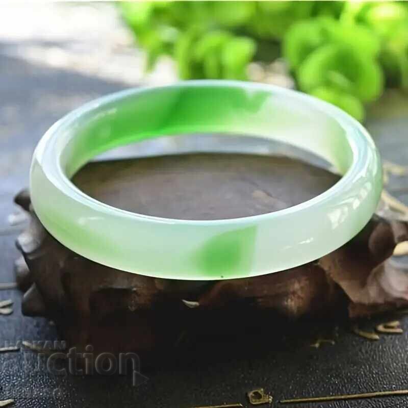 Γυναικείο βραχιόλι από φυσικό ανοιχτό πράσινο νεφρίτη