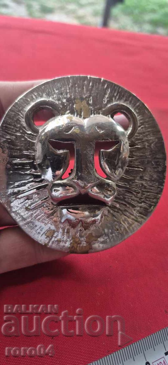 LION - LION'S HEAD LION - LION'S HEAD