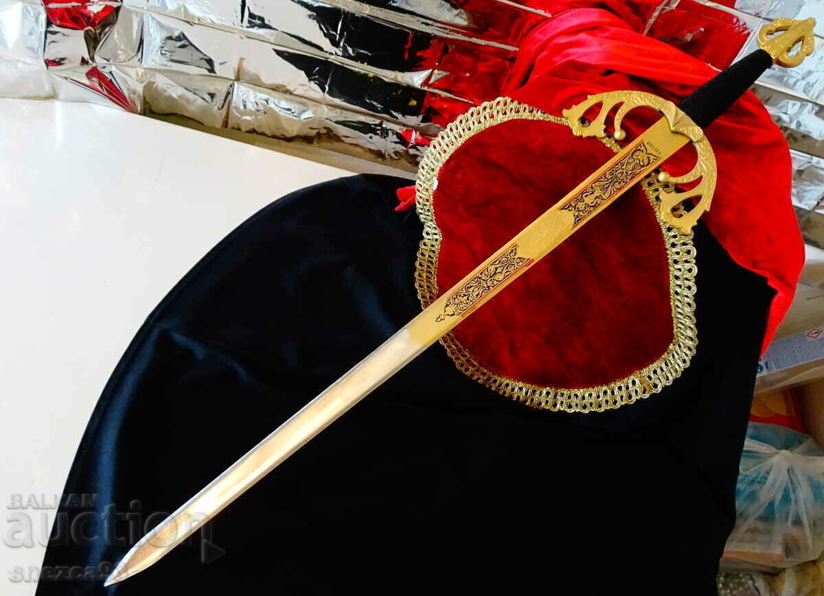 Sabie antica Tizona del Cid, Toledo, aurire. cu preț 199.00 BGN | € 101.75