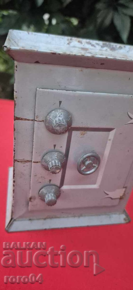 ΠΑΛΙΟ ΛΑΜΑΡΙΝΕΝΙΟ ΣΟΣΙΑΛΙΣΤΙΚΟ ΚΟΥΜΠΑΡΑ - 7