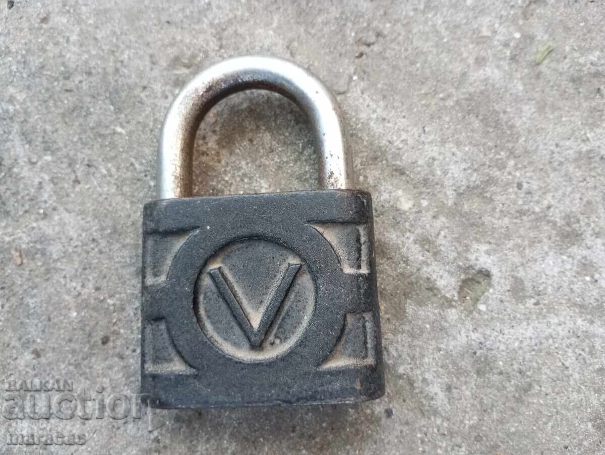 Old padlock, rare model with price € 7.16 | 14.00 BGN Old padlock, rare model with price € 7.16 | 14.00 BGN