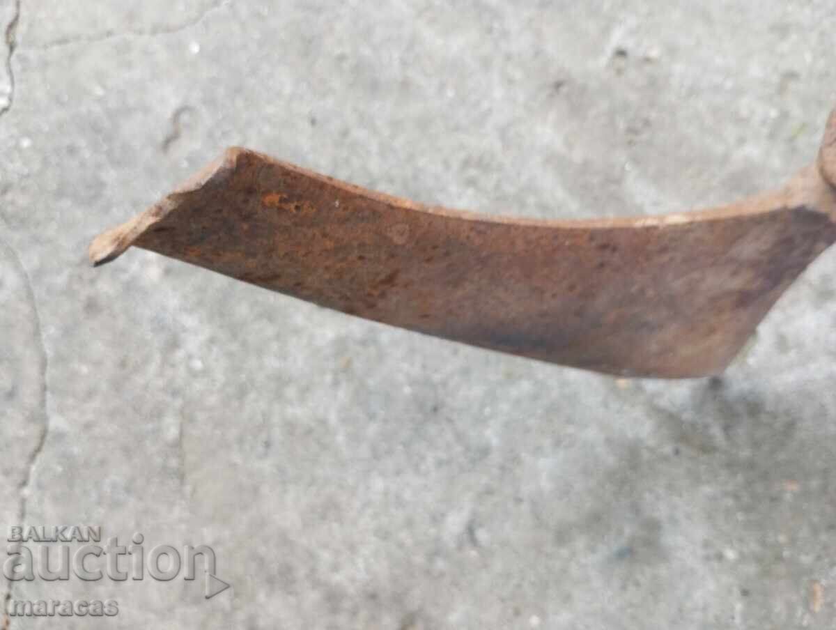 Delivery of Old metal axe Delivery of Old metal axe