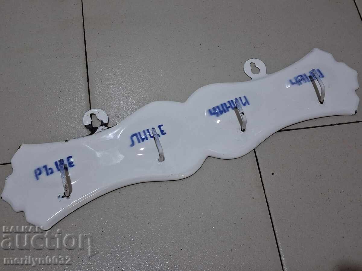 Стара емайлирана закачалка емайл