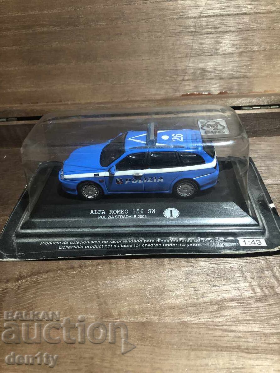 метален модел полицейска кола Alfa Romeo