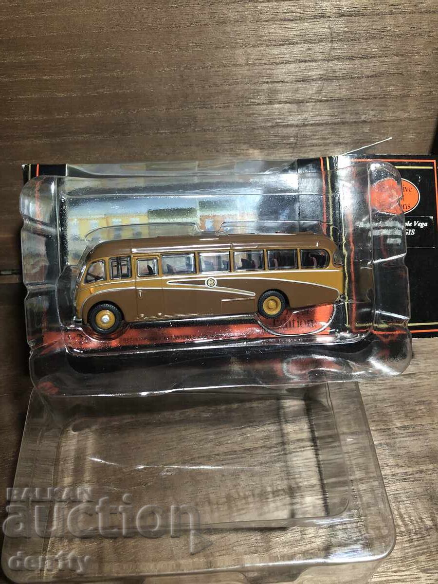 метален модел автобус Bedford EFE метален модел автобус Bedford EFE