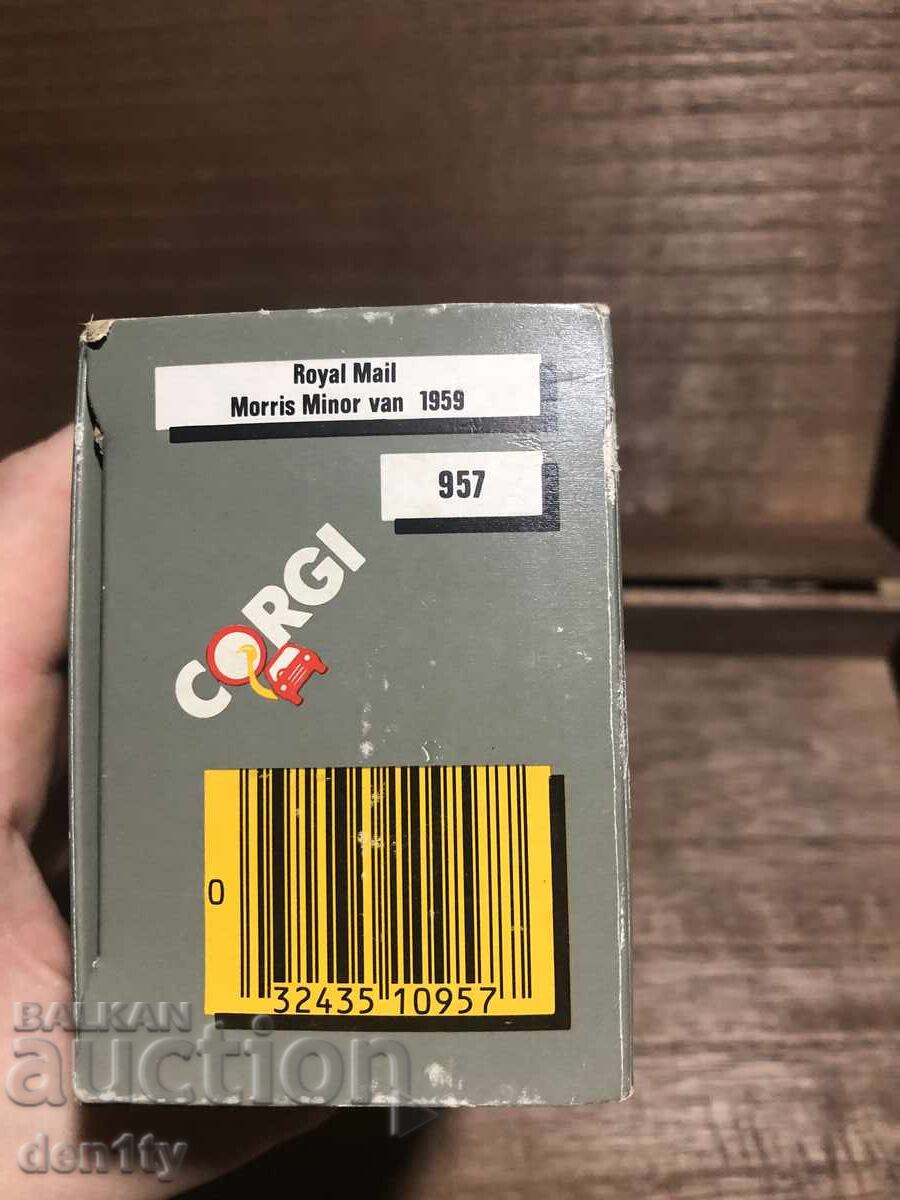 Аукцион Метален модел корги пощальон ван morris minor