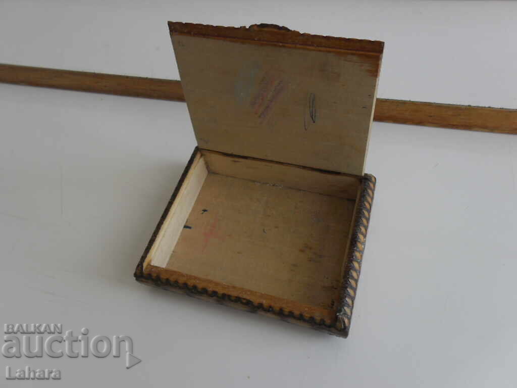 Ξύλινο κουτί τσιγάρων με τιμή 9.00 BGN | € 4.60