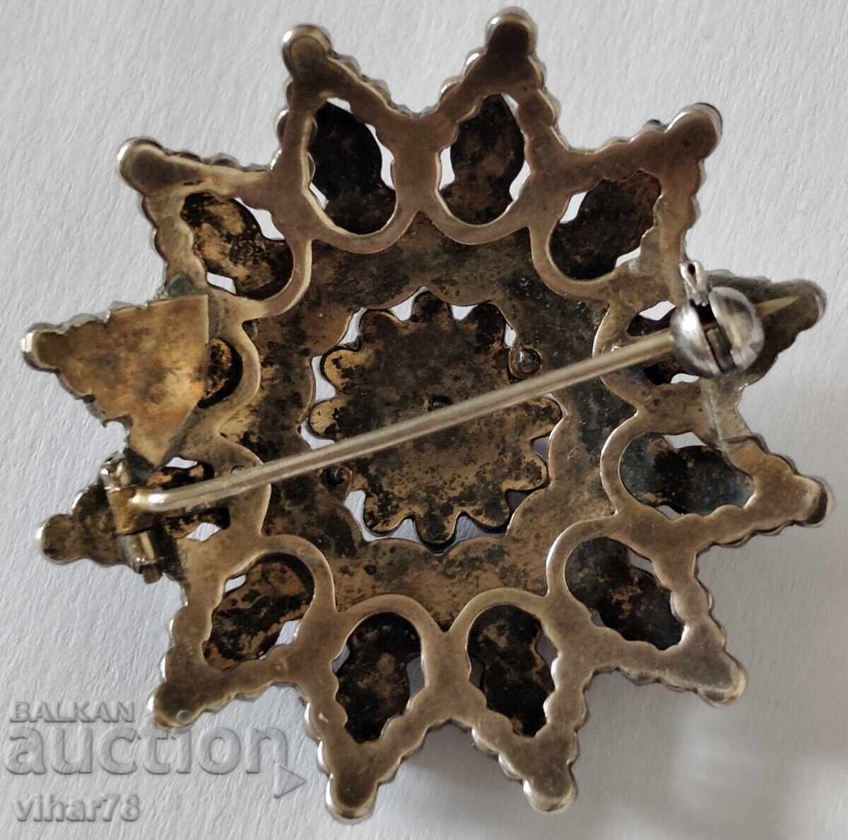 Παράδοση Παλιά καρφίτσα με μποέμ γρανάτες Παράδοση Παλιά καρφίτσα με μποέμ γρανάτες