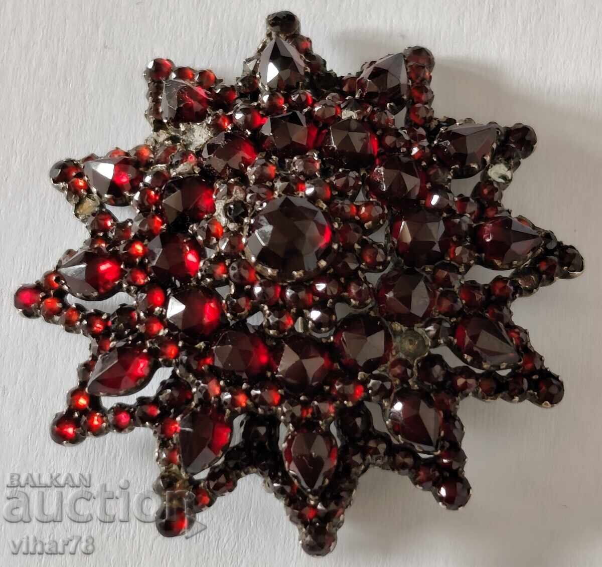 Стара брошка с бохемски гранати - 5