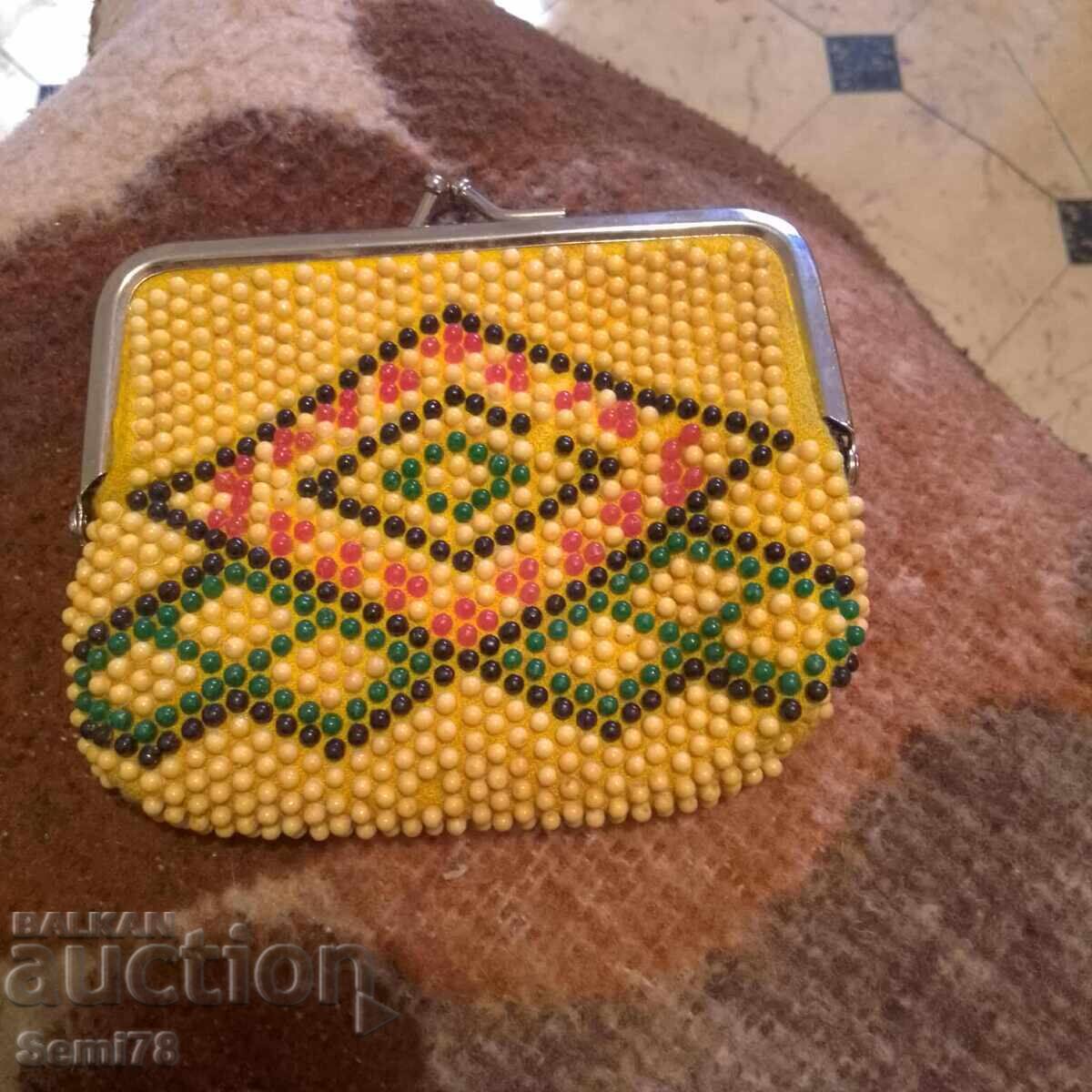 Соц. Дамско портмоне с цена 4.99 лв. | € 2.55 Соц. Дамско портмоне с цена 4.99 лв. | € 2.55