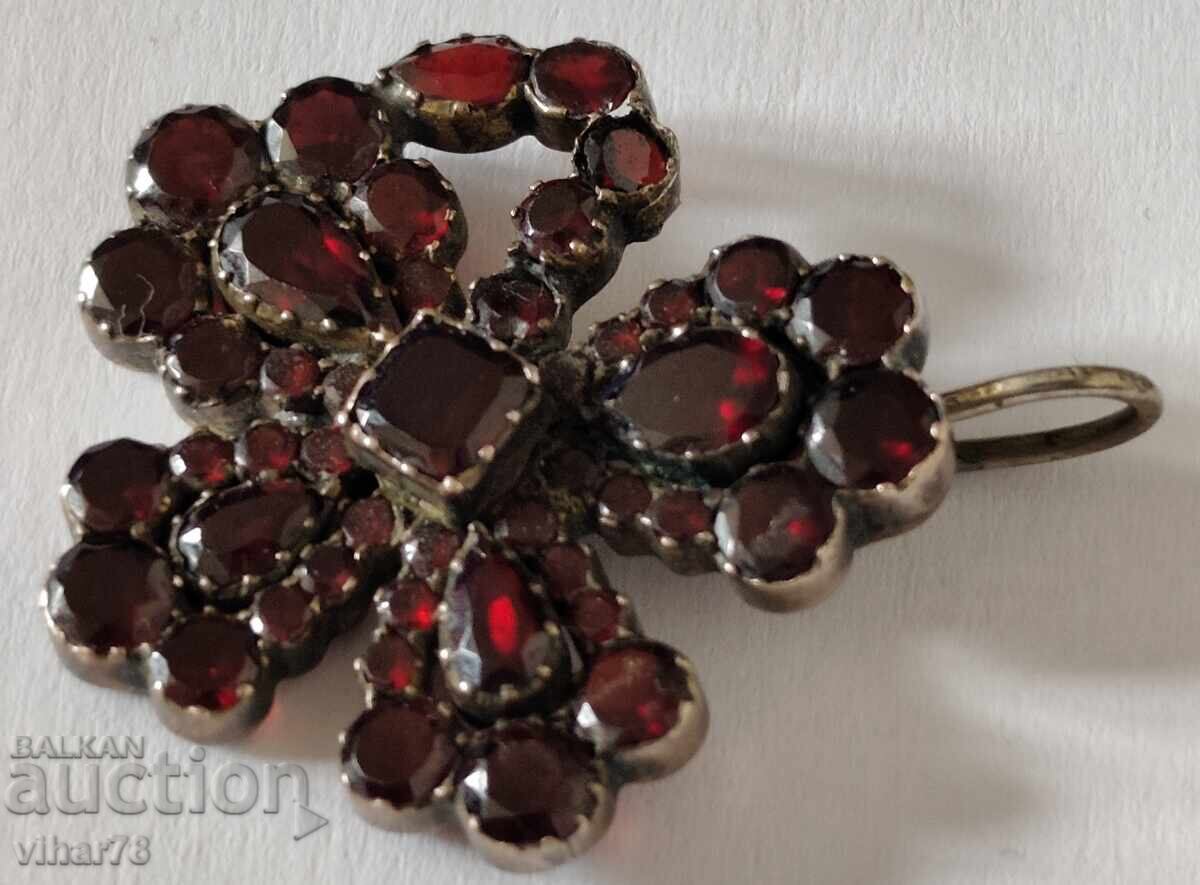 Livrarea Pandantiv vechi cu granat